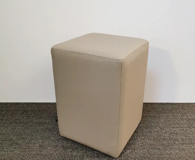 POMP Hocker