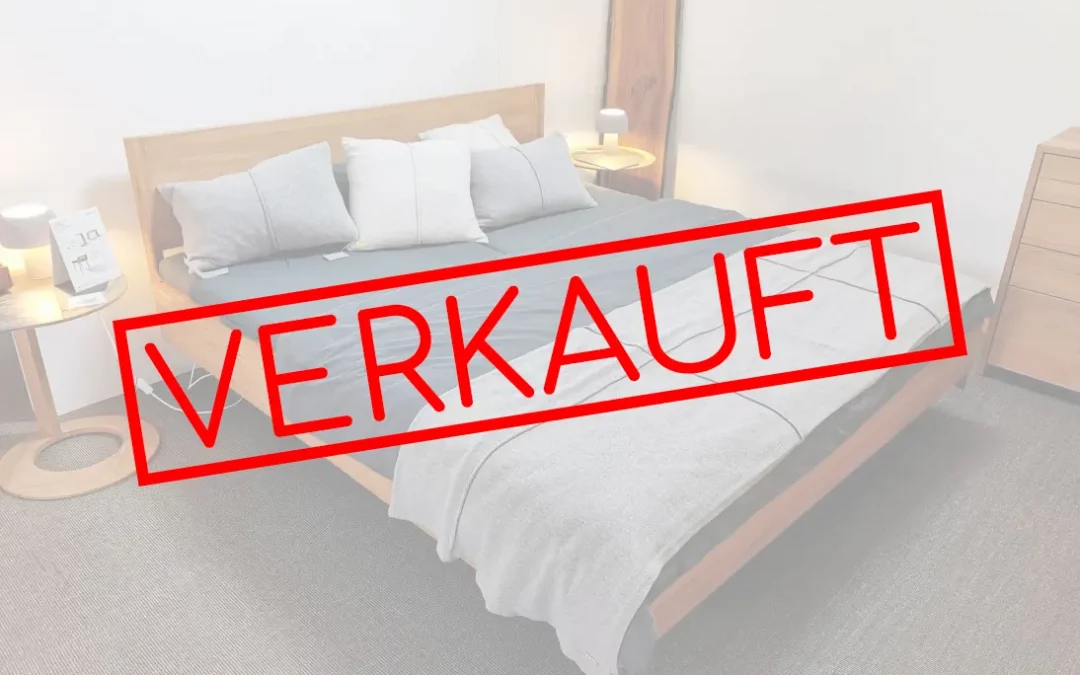 Bett times mit Beistelltischen loup