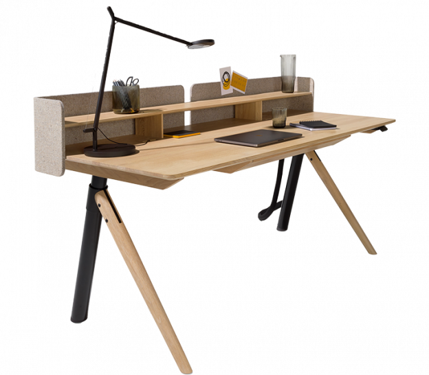 Kompakter Schreibtisch in grauer Holzoptik mit Schubladen und Ablagefächern